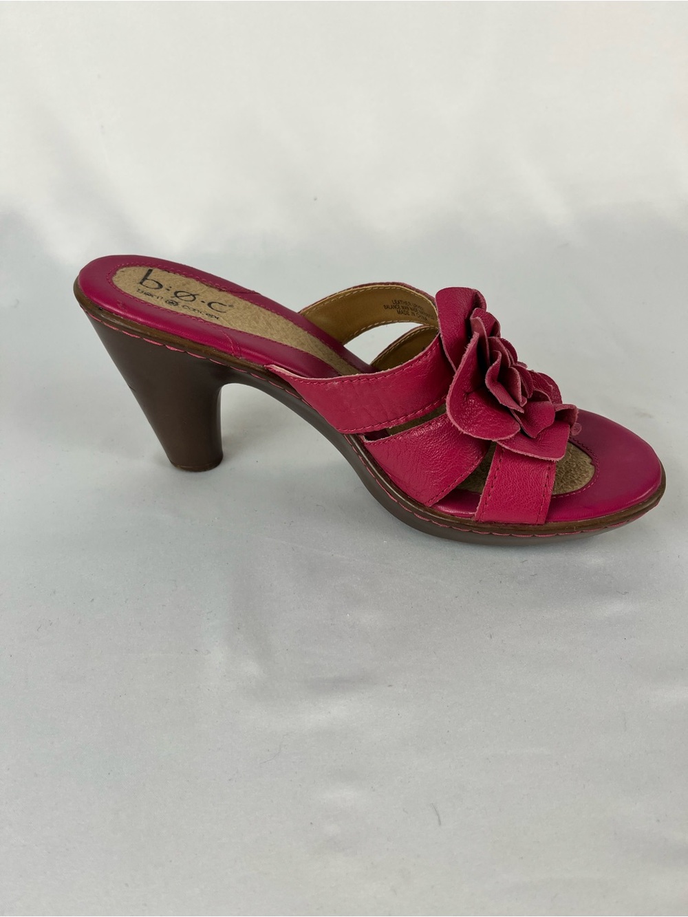 b.o.c.(Born Concept) Pink Floral Rosette Thong Leather Heel Size 10 US / 42 UK